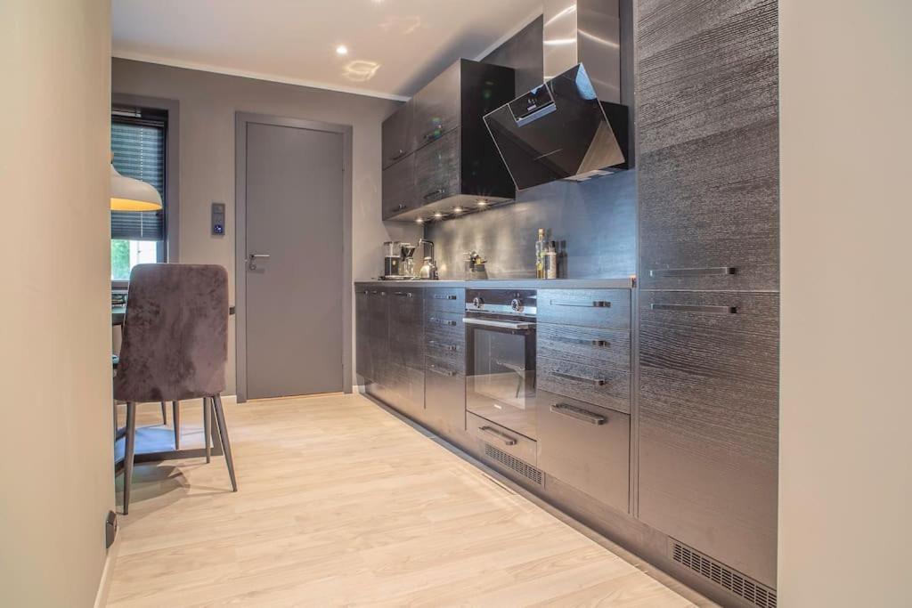Apartmán Near Brosundet, Newly Refurnished, Free Street Parking Ålesund Exteriér fotografie